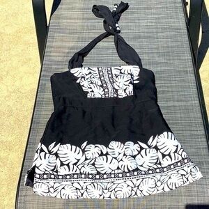 WHBM Halter top black & white